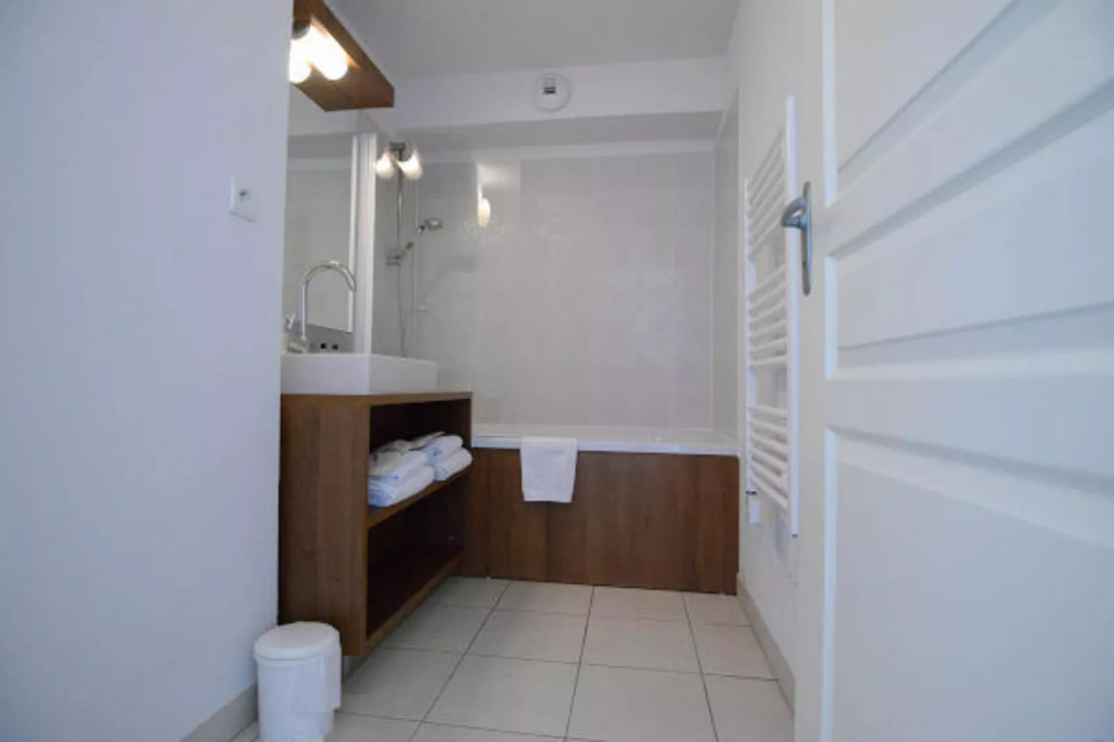 Résidence du Château de Jouarres - Azille // Apt Mezzanine 4 pers - Badezimmer