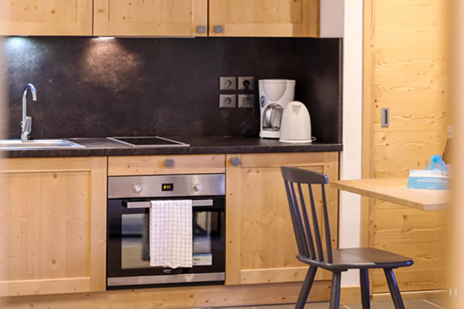 COMBLOUX Les Fermes du Mont Blanc - S12S - Kitchen