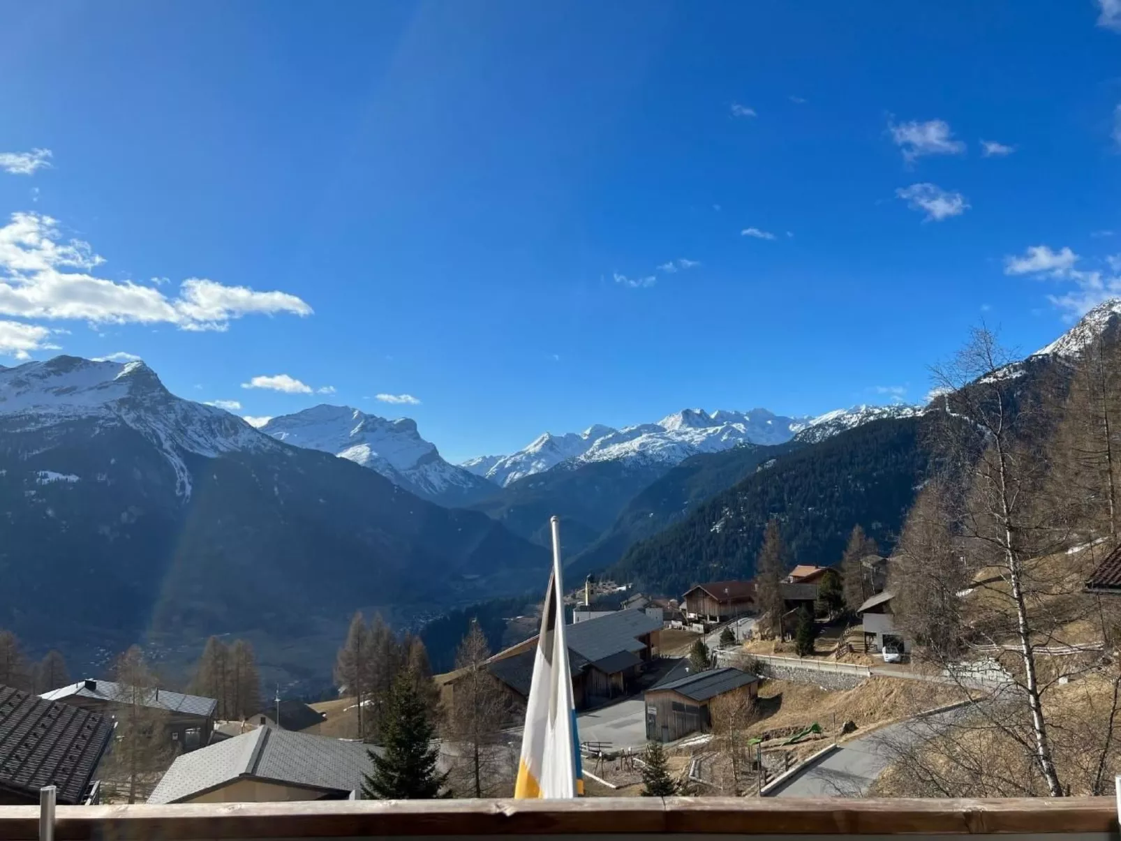 Tgea Beverin - Outside