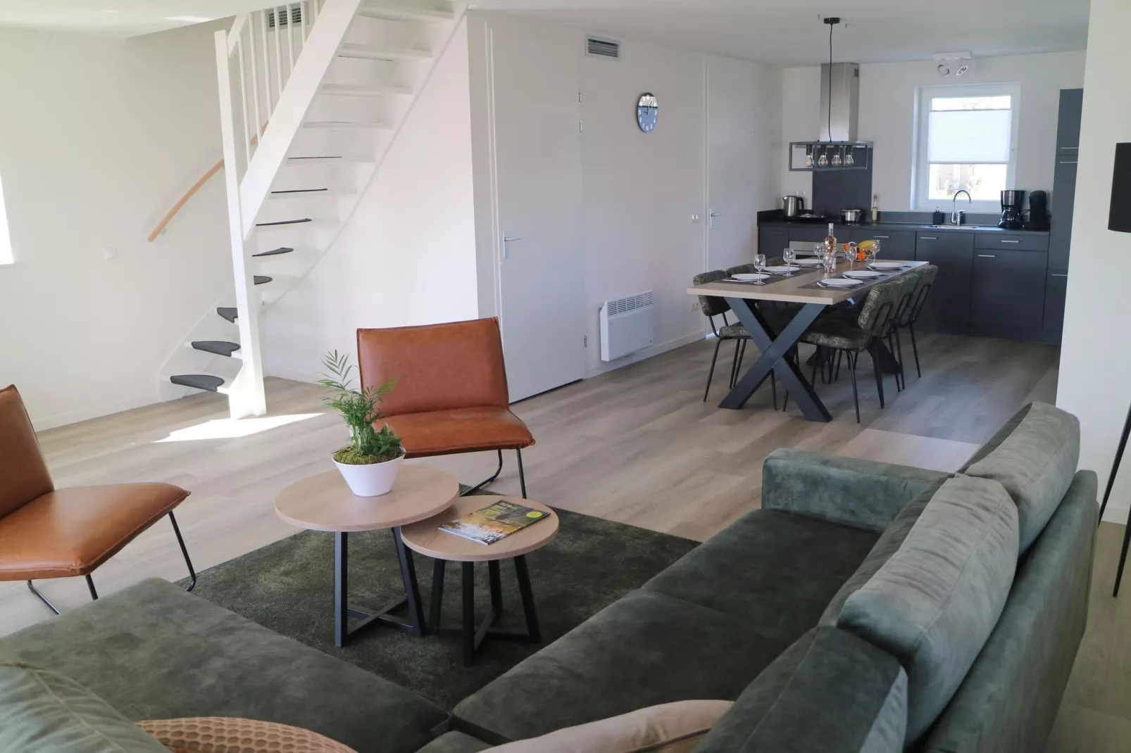Lake view villa met zwem- vissteiger-Living room