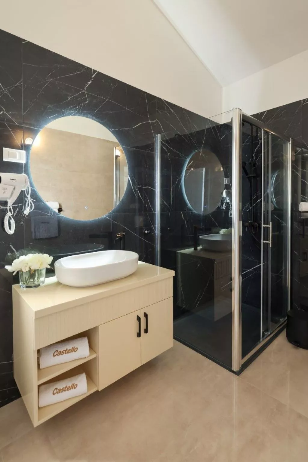 Zimmer "Graues Zimmer" mit privatem Balkon - Image-tags.info