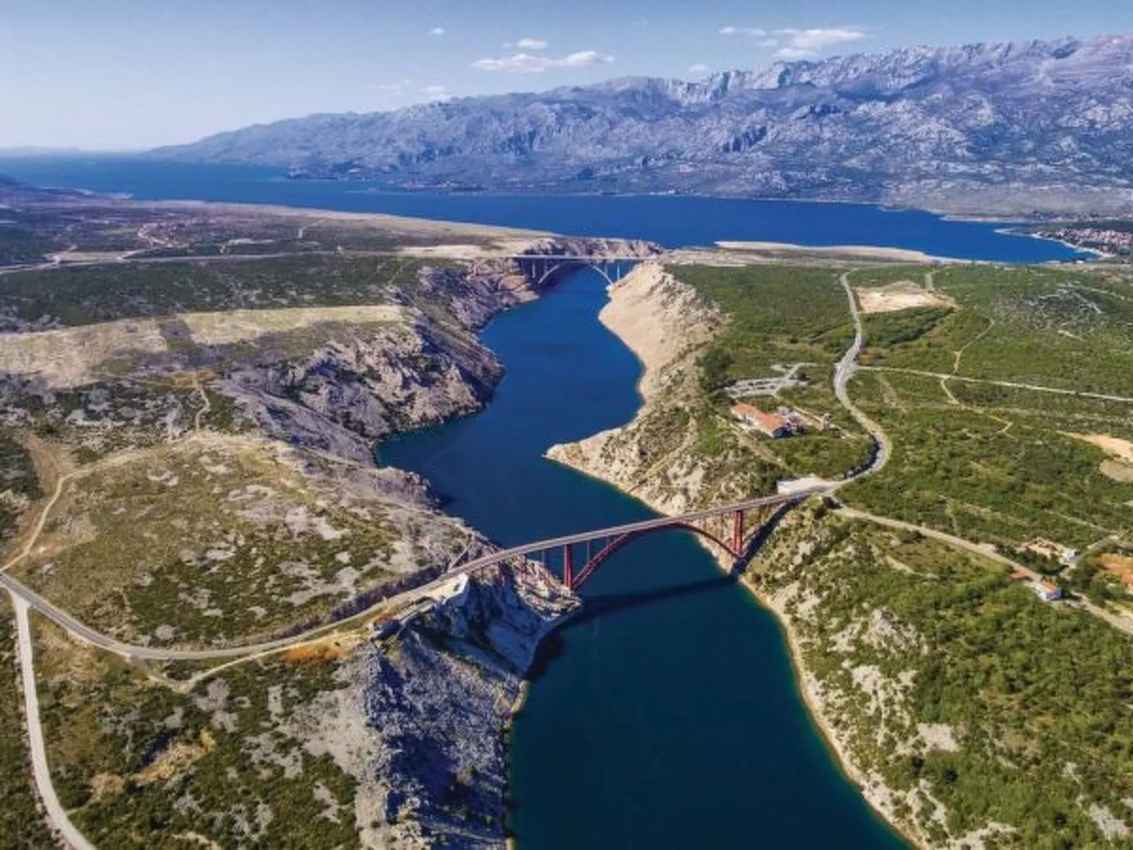 Villa Novue with pool - Image-tags.info