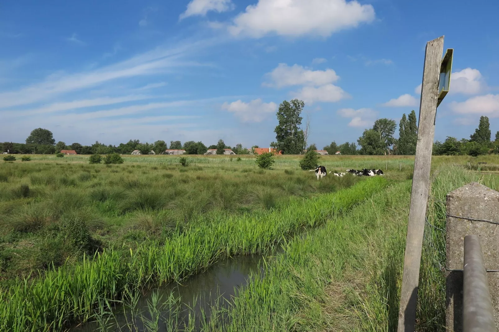 Lake view villa met zwem- vissteiger-Areas summer 1km