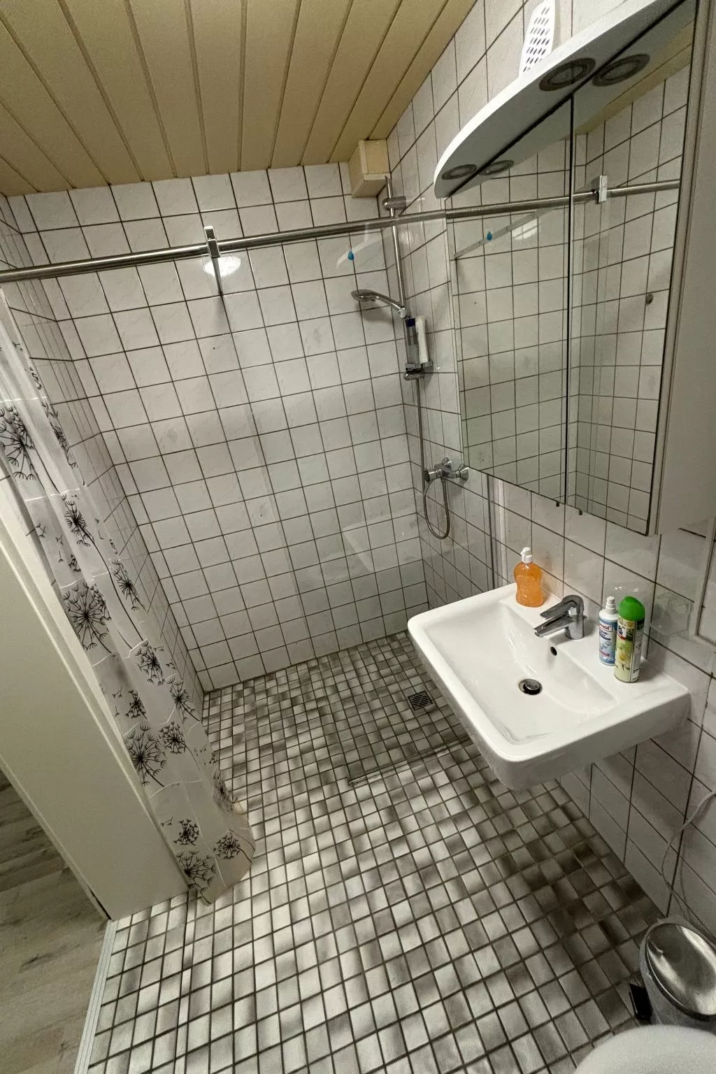 Quartier Wenzelnberg kleines Doppelzimmer Raum 1 - Dedans