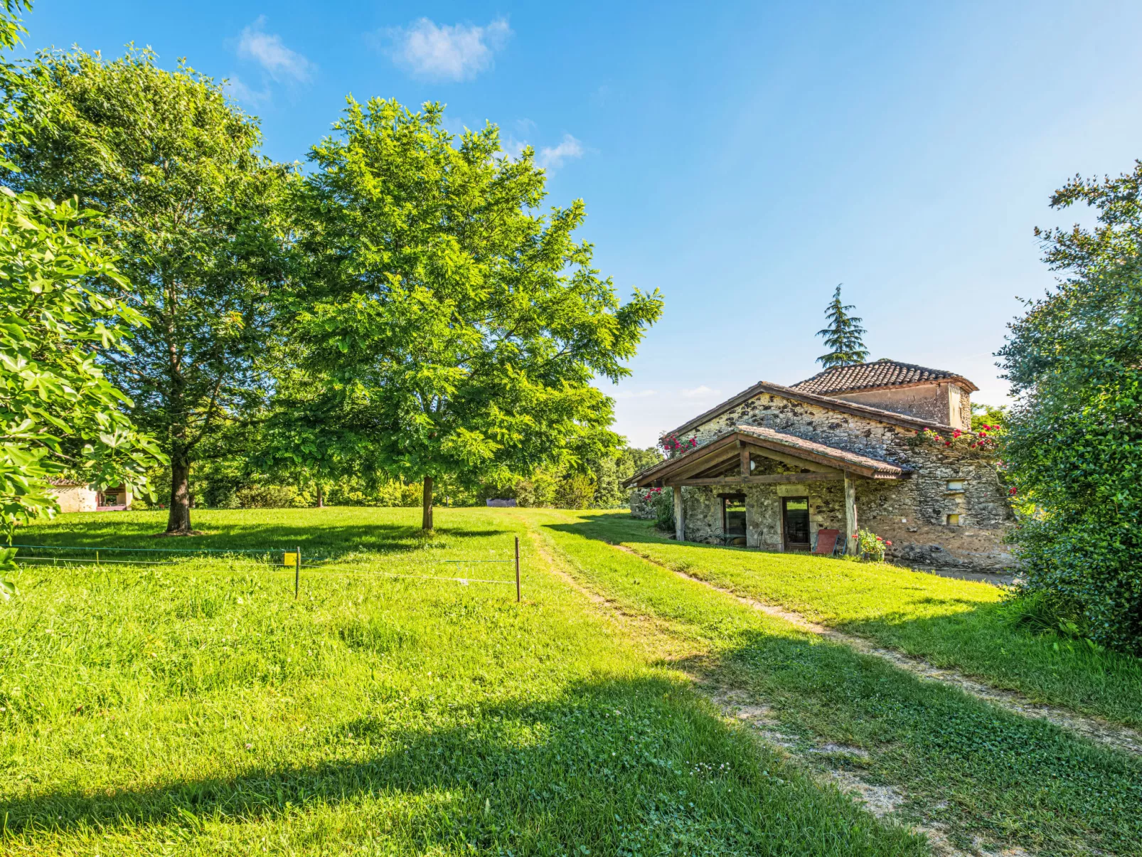 Gites de la Goujatte - Outside