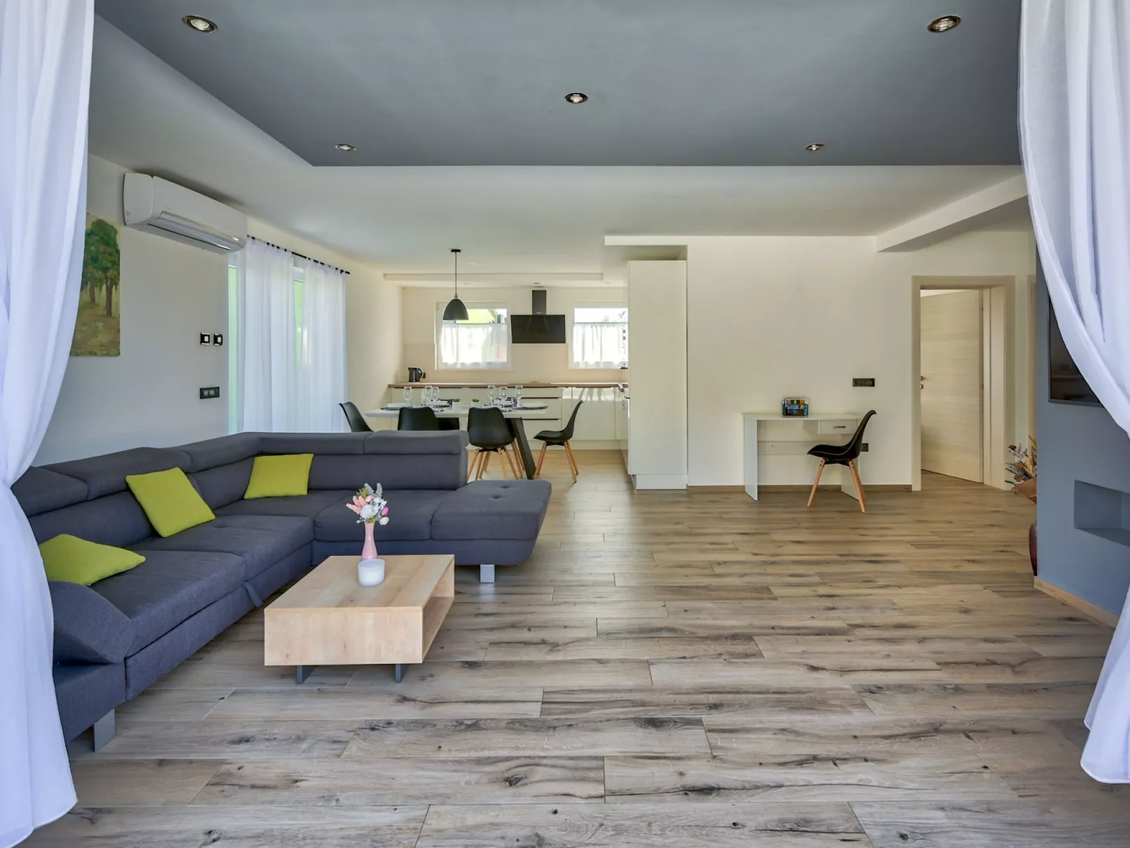 Montevernal - Drinnen