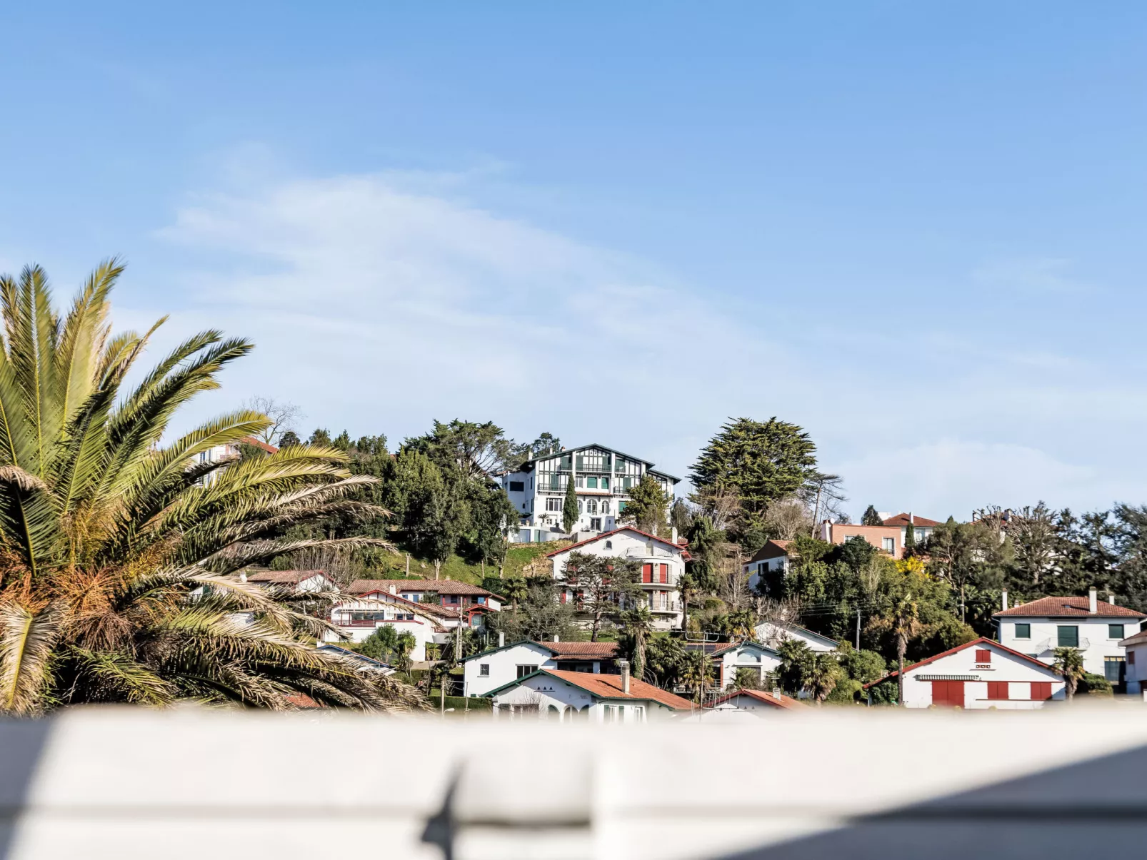 Barasteguia - Outside