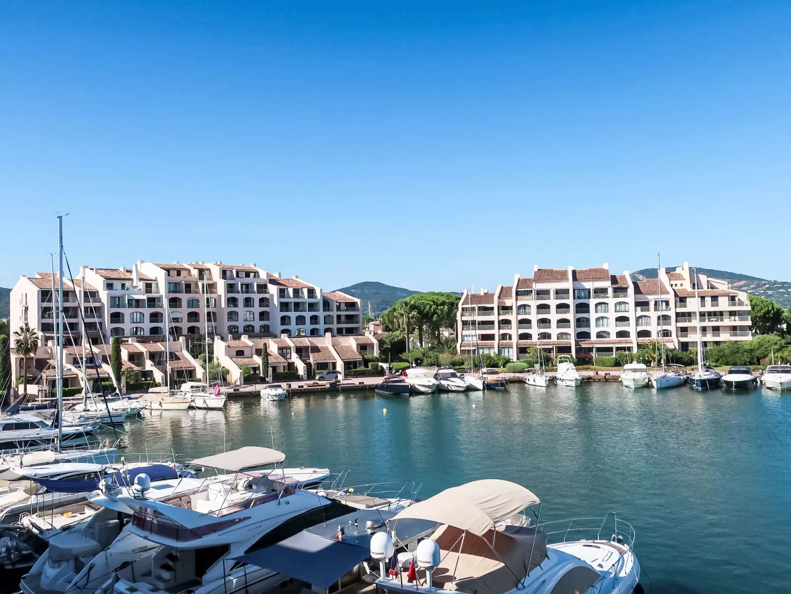 Les Cascadelles - Outside