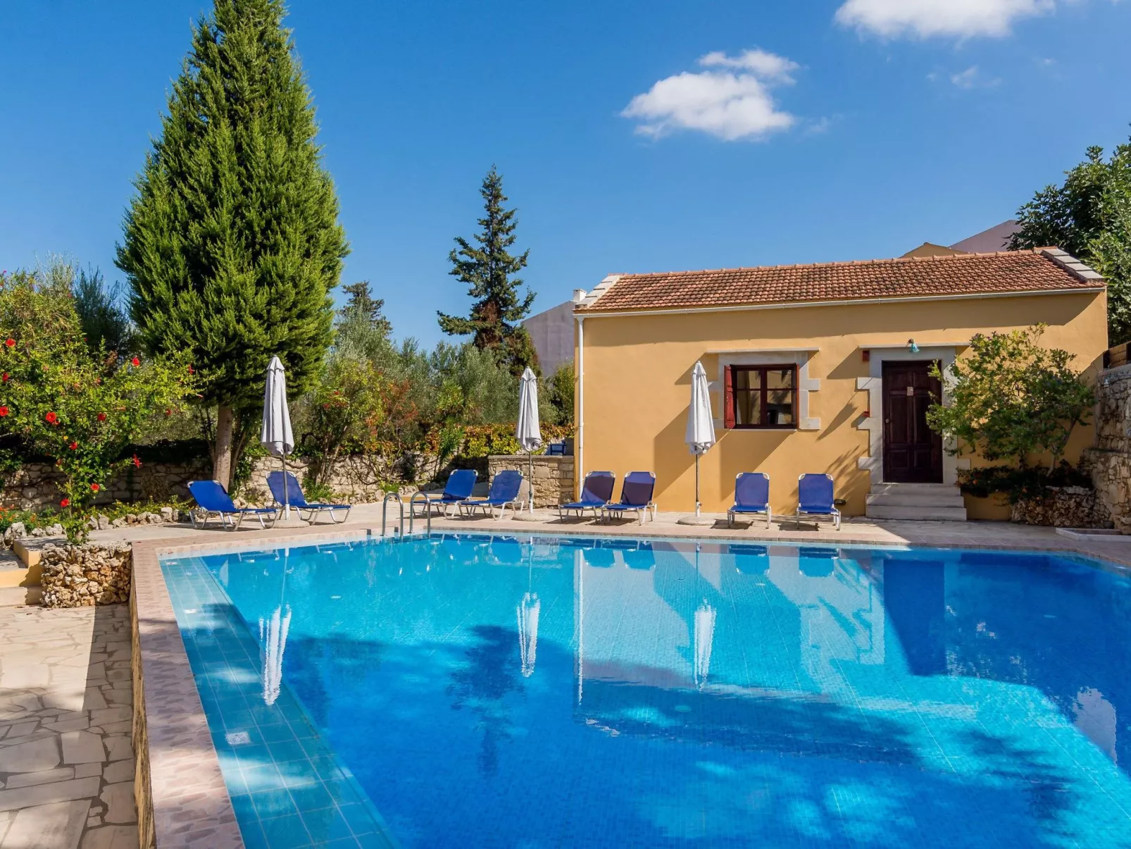 Studio mit zwei Balkonen - Draußen