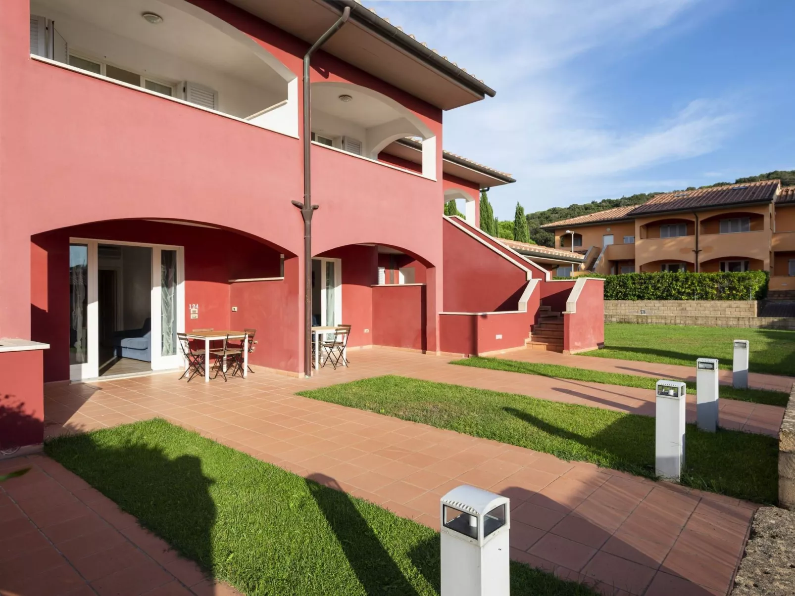 Unterkunft im Erdgeschoss, überdachte Terrasse, Schwimmbad - Image-tags.info