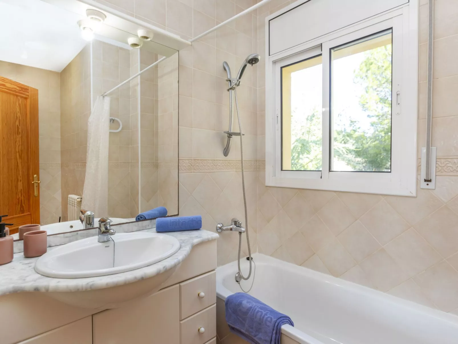 Urb Las Tres Calas - Drinnen