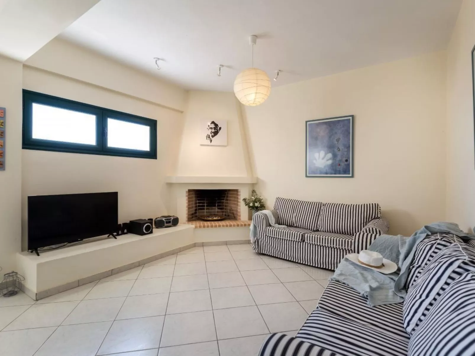 Mahatma Gandhi Villa - Inside