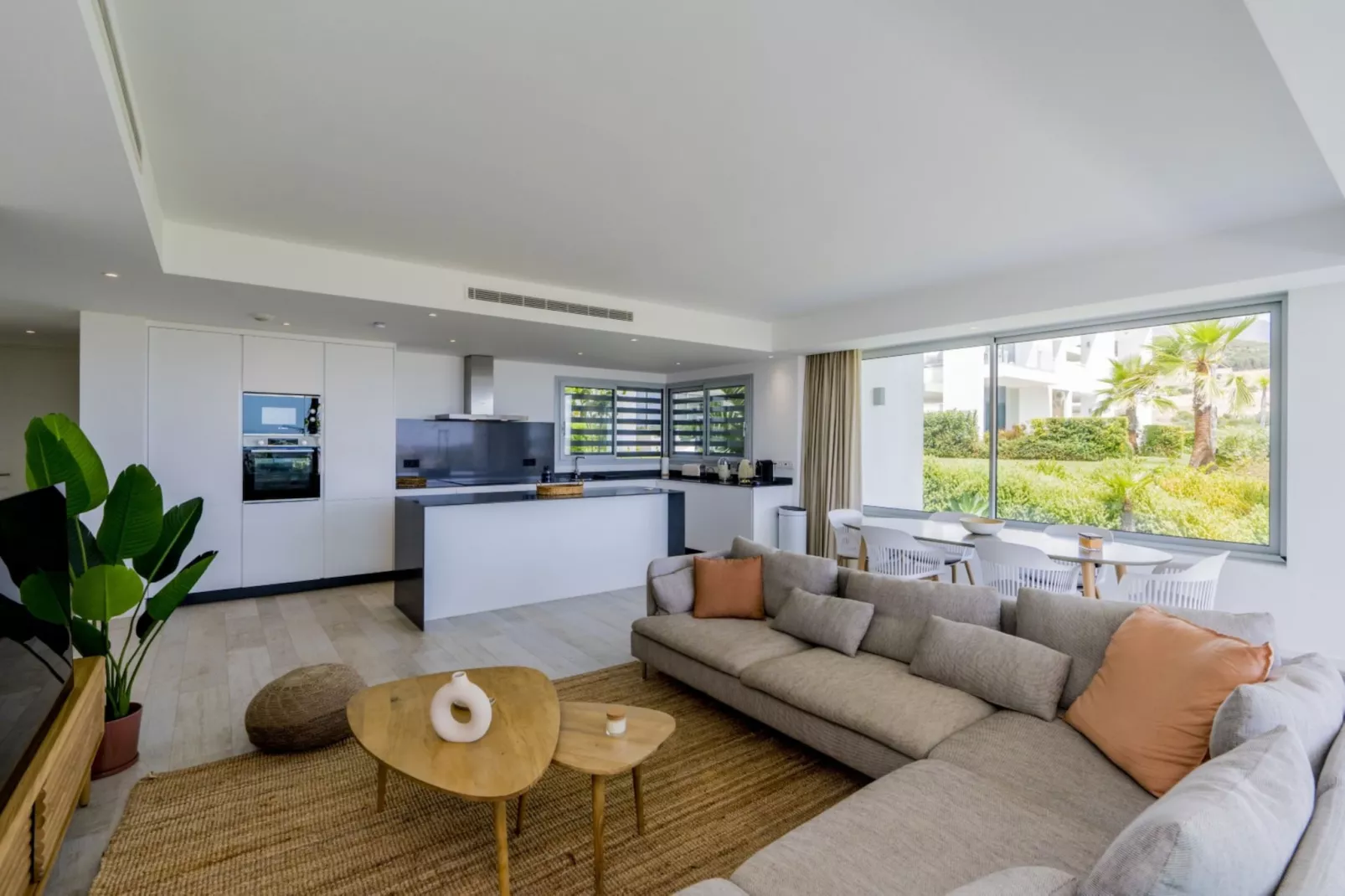 Stylish 3-Bed Apartment | Alcazaba Lagoon (1204) - Salon