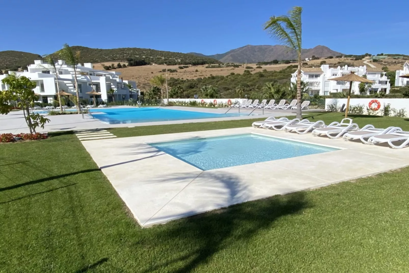 Stylish 2-Bed Apartment | Alcazaba Lagoon (303) - Piscine