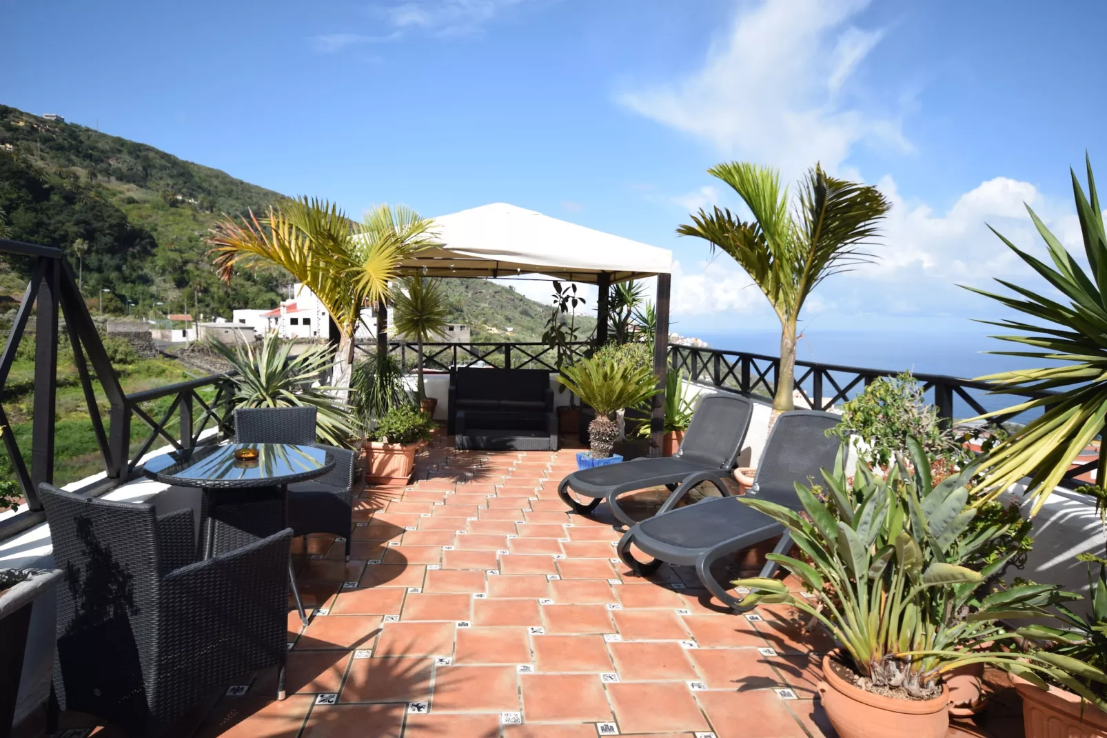 Apartamentos Monasterio de San Antonio 3 - Terrasse/Balkon