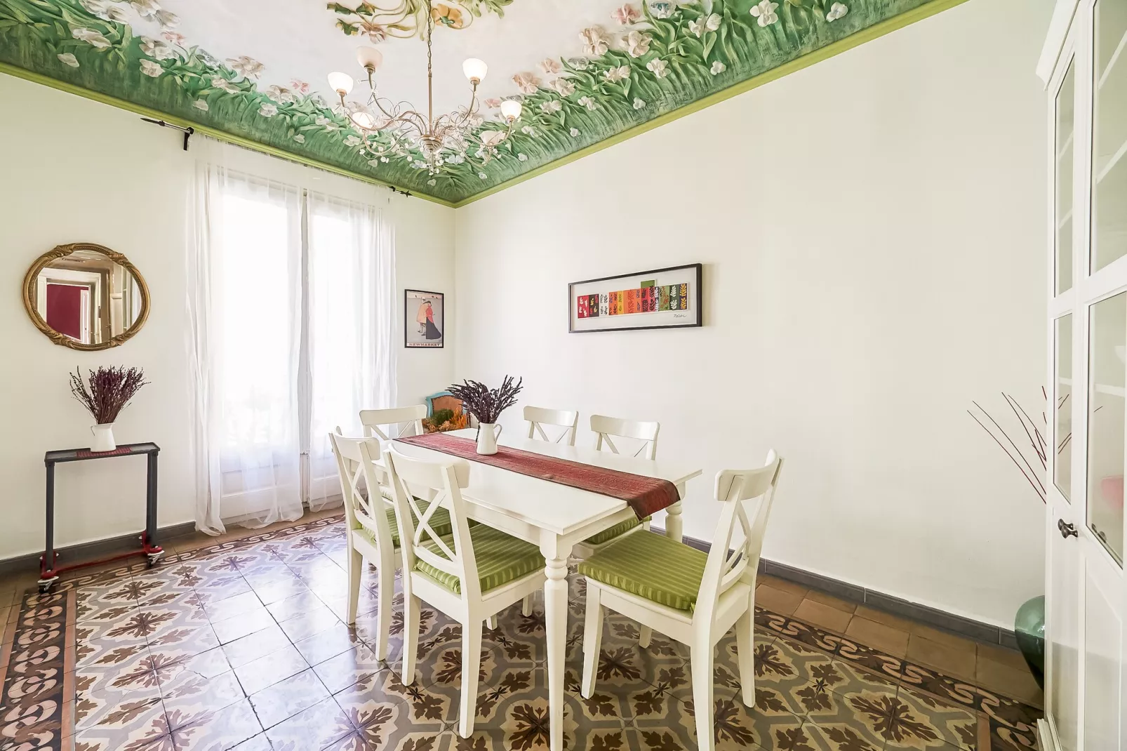 Rambla Paris Apartment - Dining room
