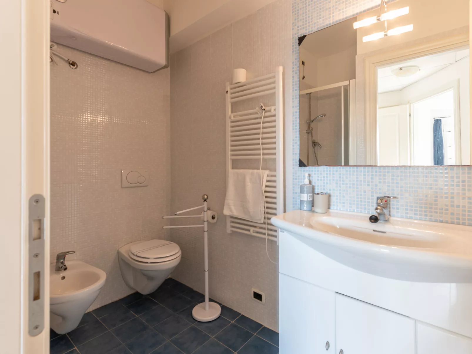 Aba Village - Drinnen