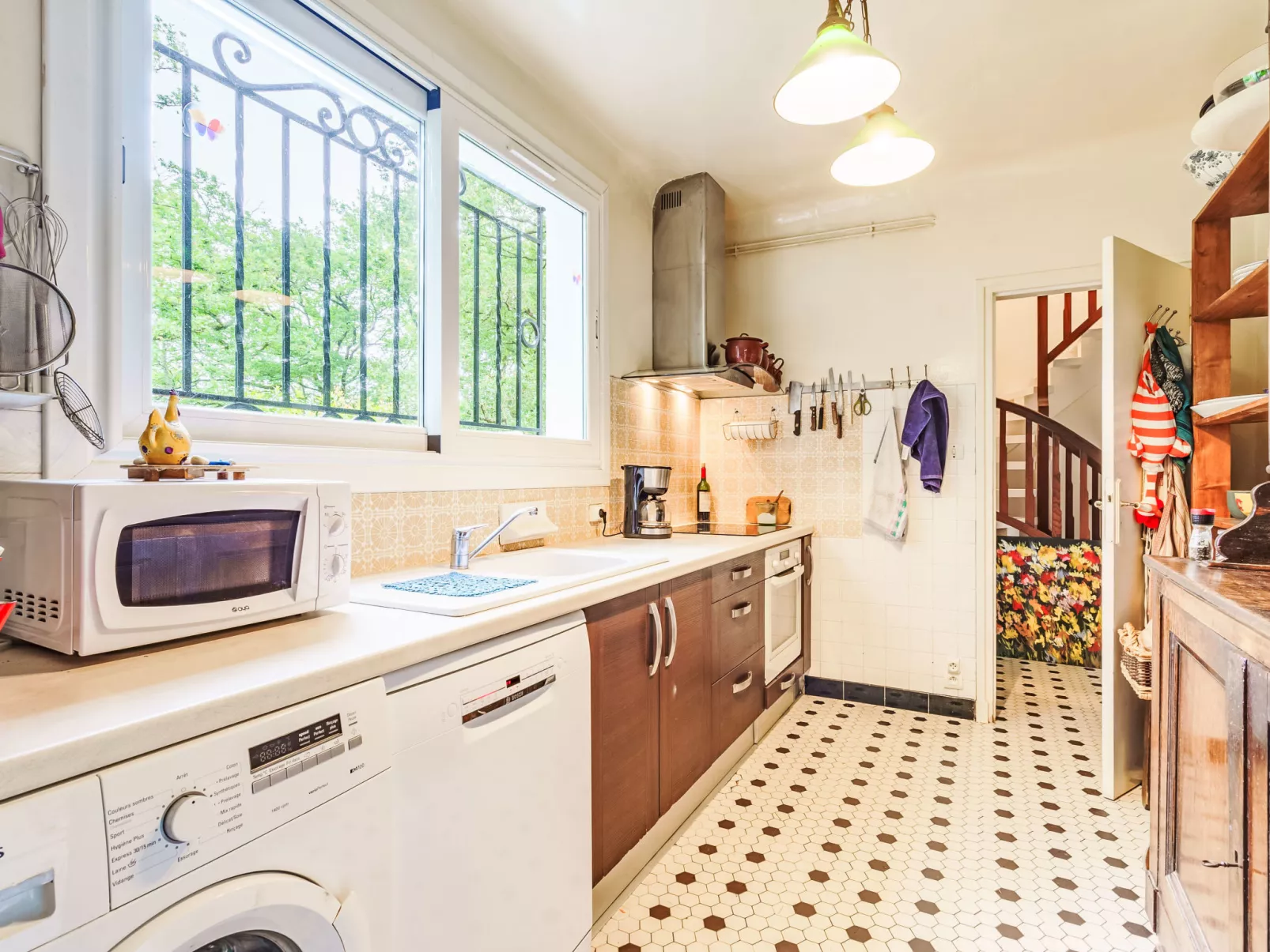 Chemin des Carrières - Inside