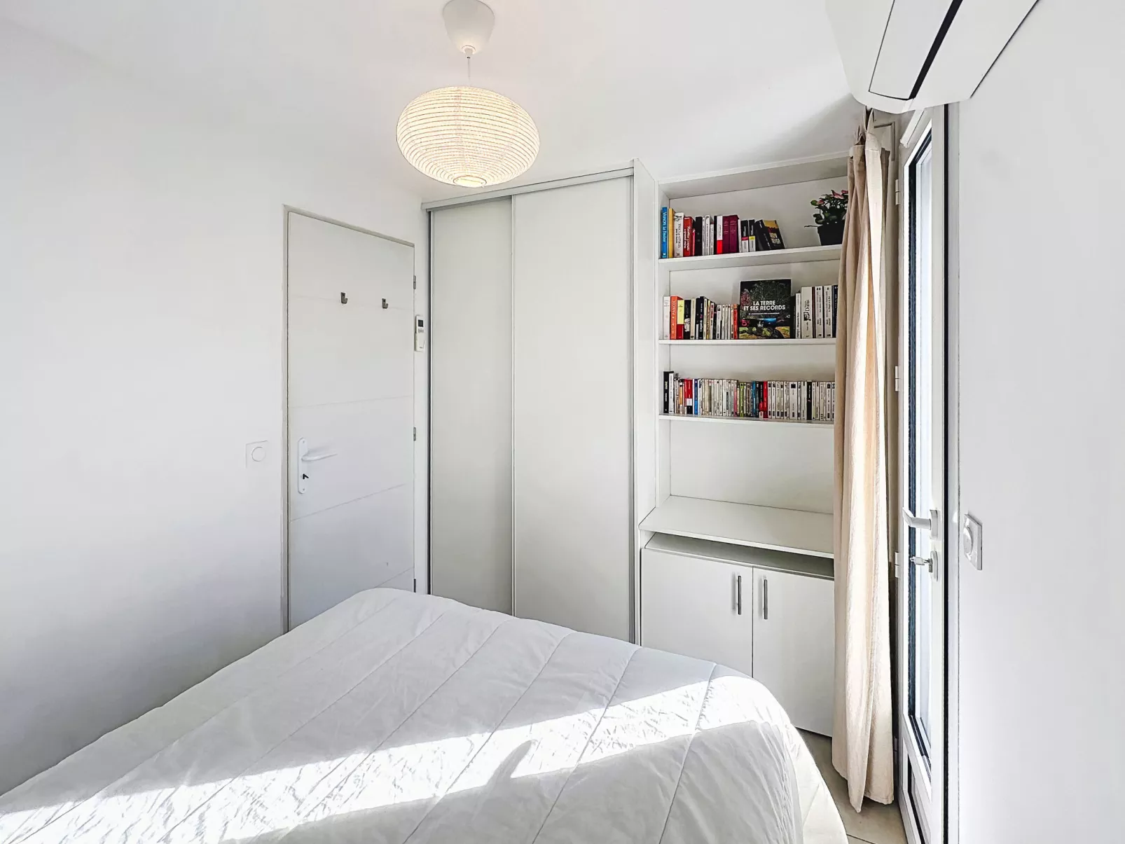 Le Perregaux - Inside