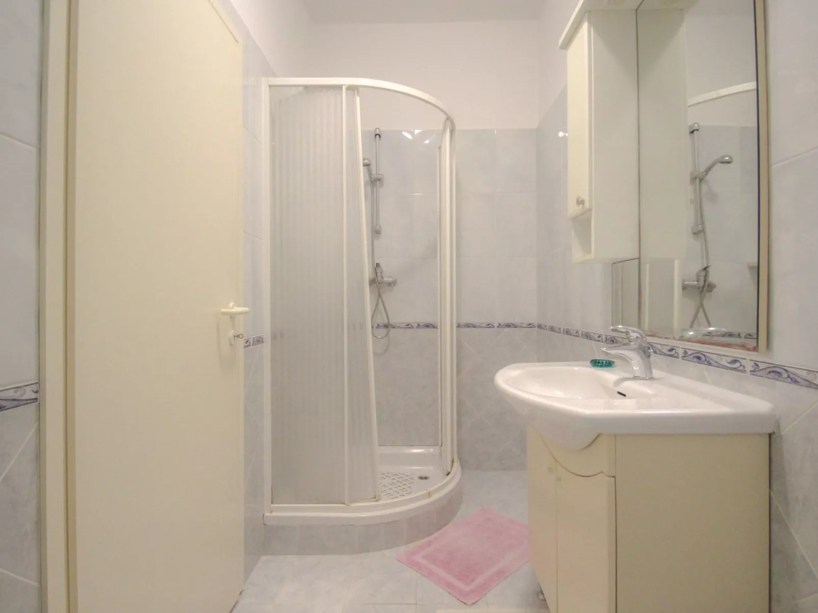 Wohnung "Adila 2" mit Terrasse - Dedans