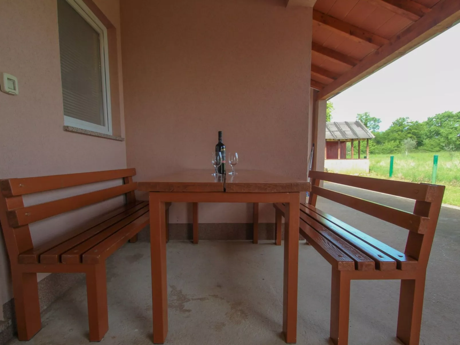 Mit Terrasse für 4 Personen - Draußen