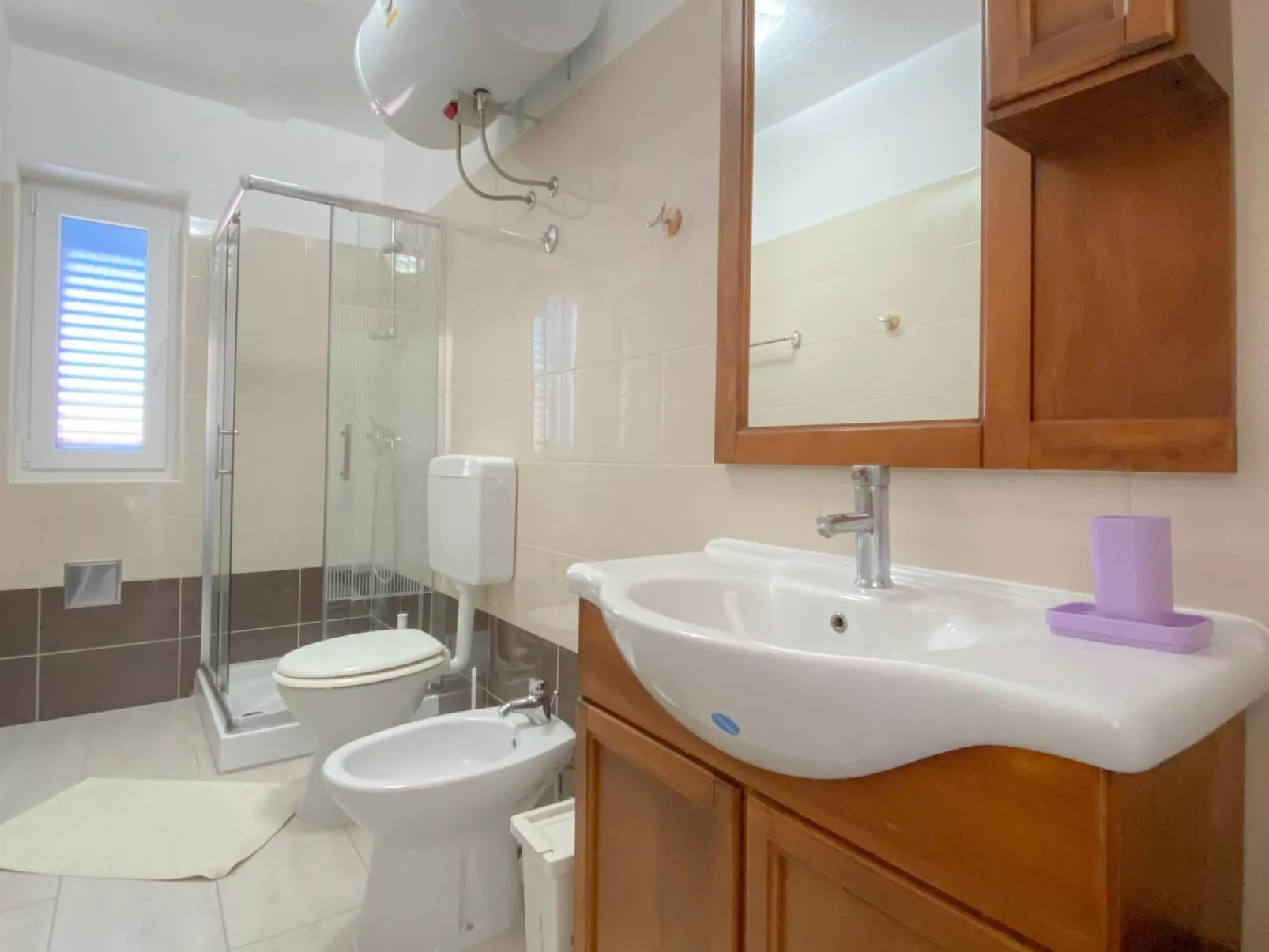 "Belvedere gore" - Inside