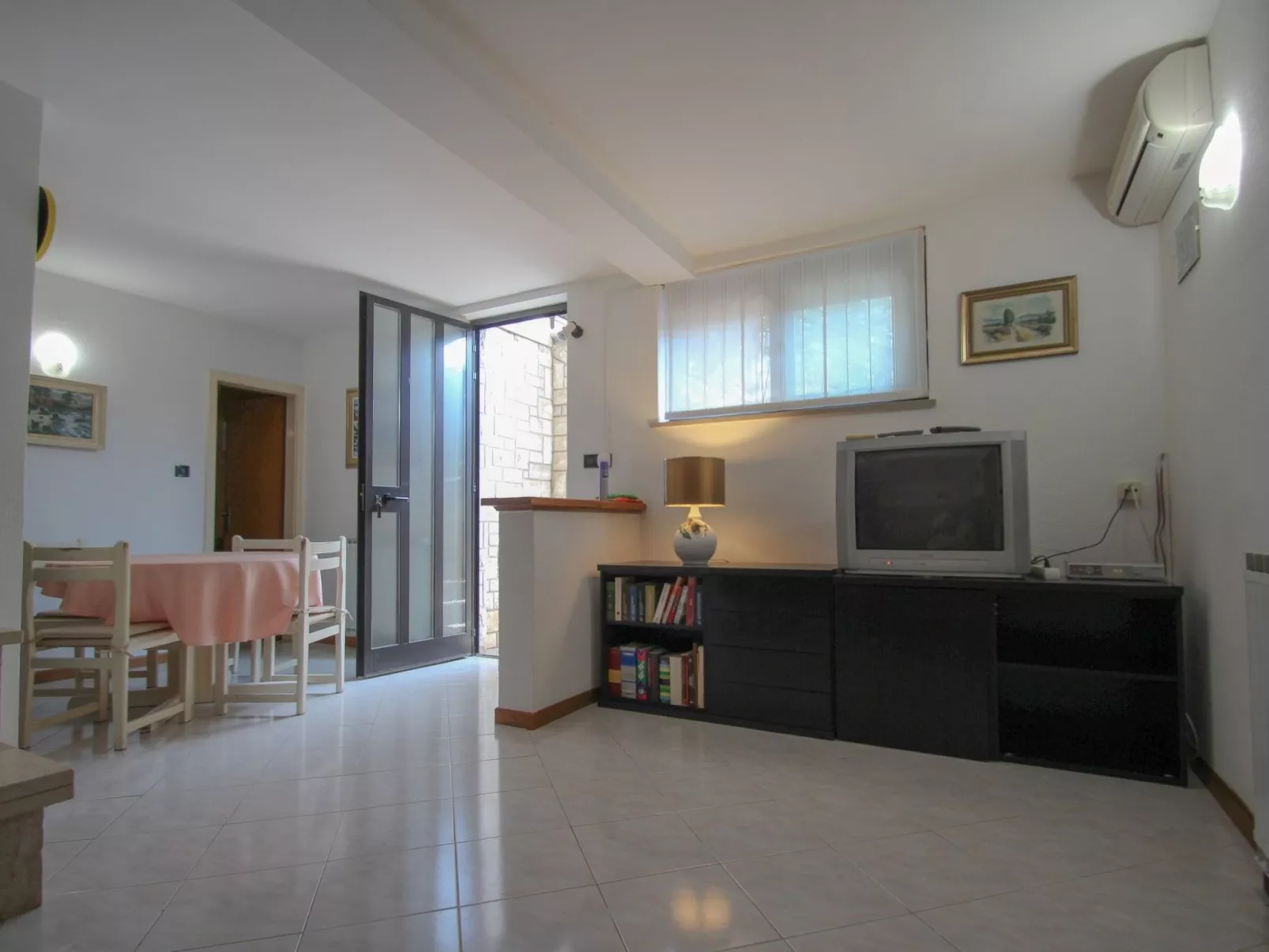 Rafi für 5 Personen - Drinnen