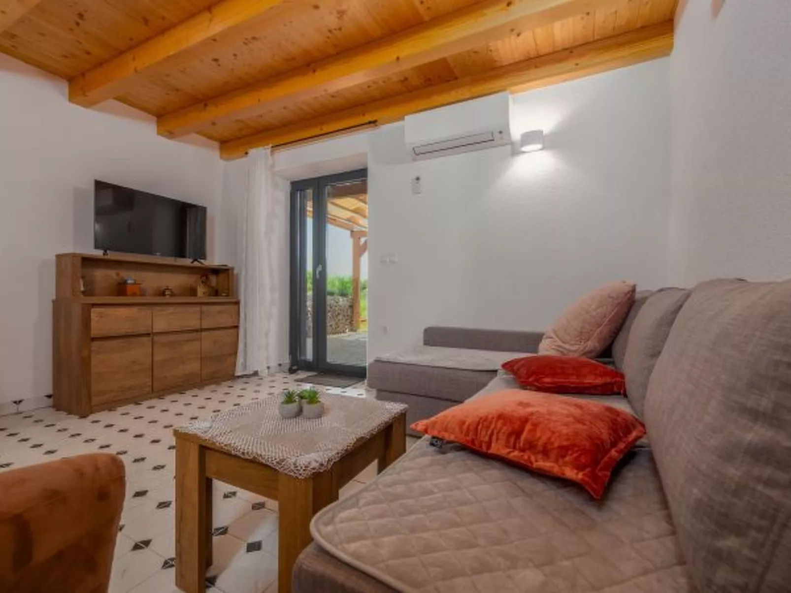 Apartment Varos 2+1 with shared pool - Image-tags.info