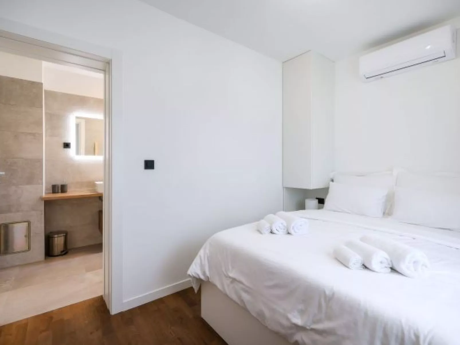 Villa Marta with heated pool and traditional taver - Image-tags.info