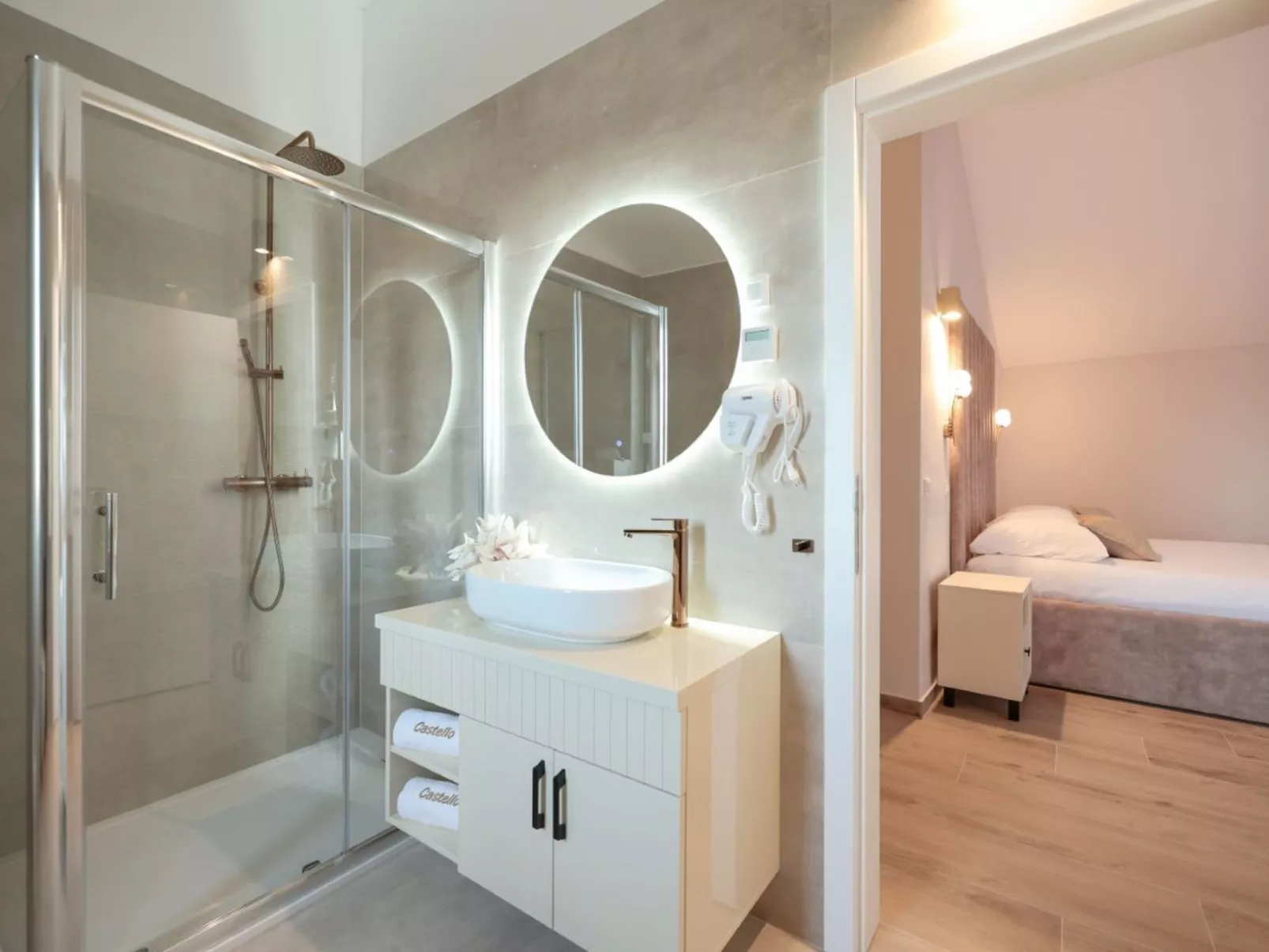 Gästezimmer "Rosa Zimmer" mit Balkon - Inside