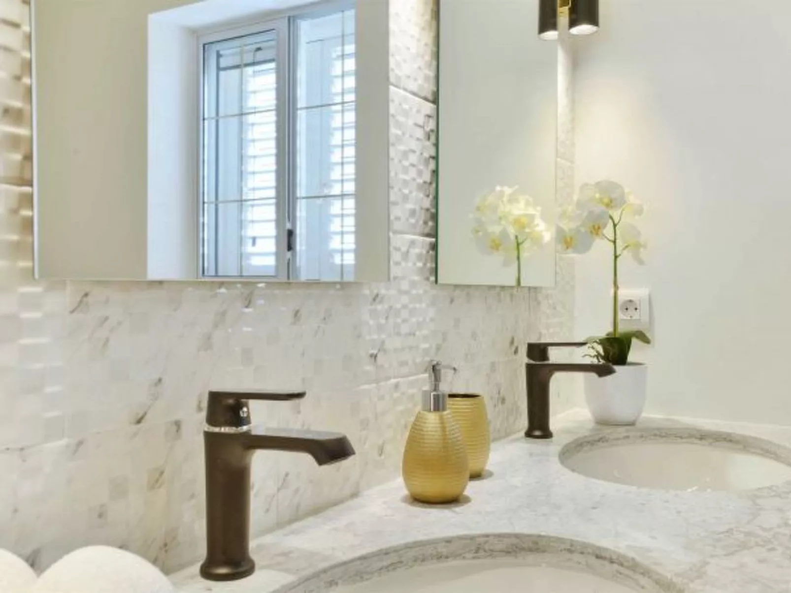 Luxury Villa Maria with large pool - Image-tags.info