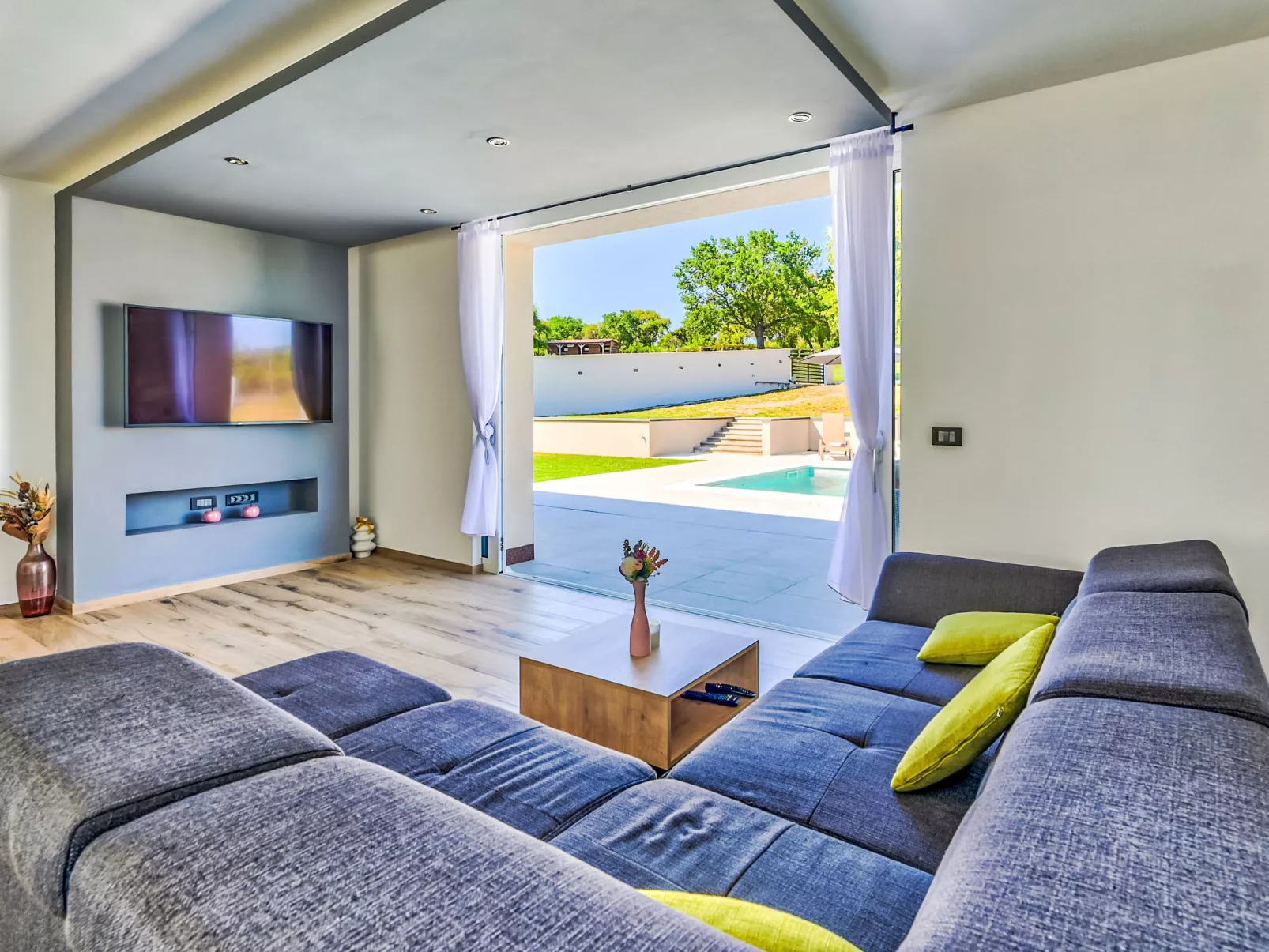 Montevernal - Drinnen