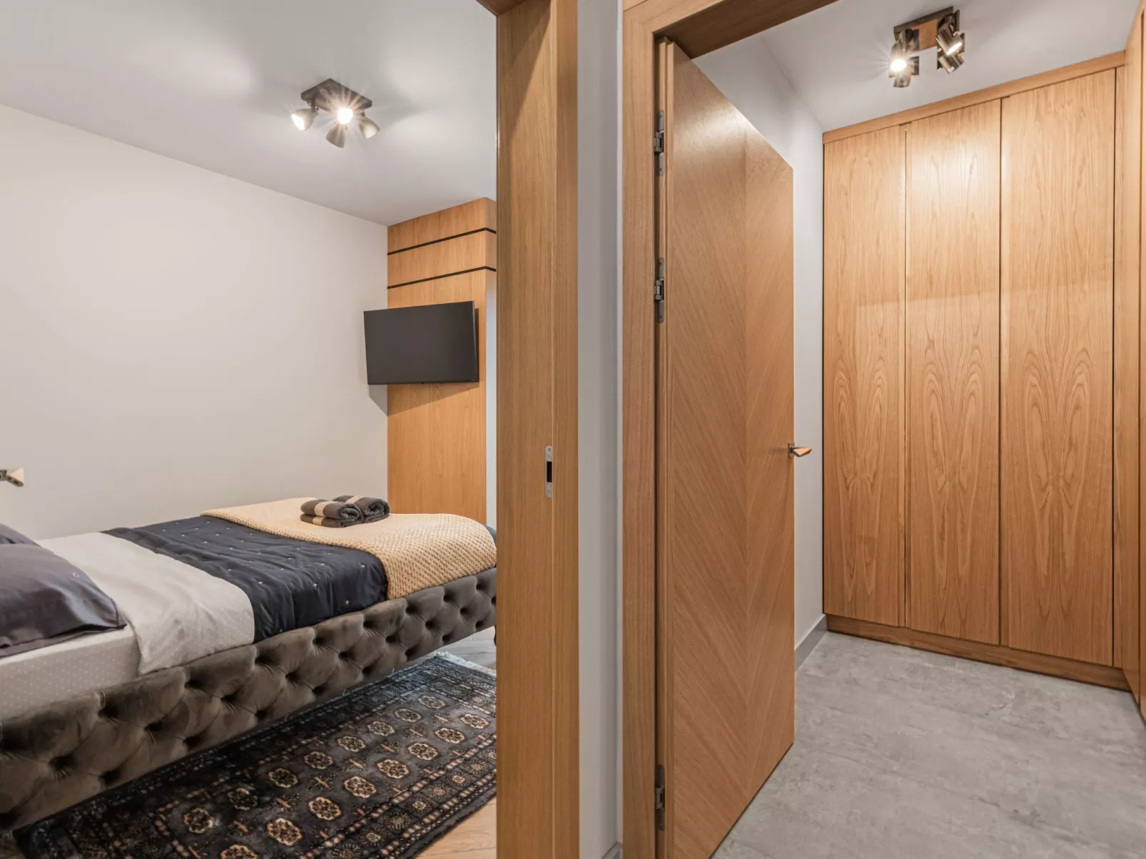 Yacht Park Apartment mit Panoramablick auf den Yachthafen in Gdynia, POLEN - Drinnen