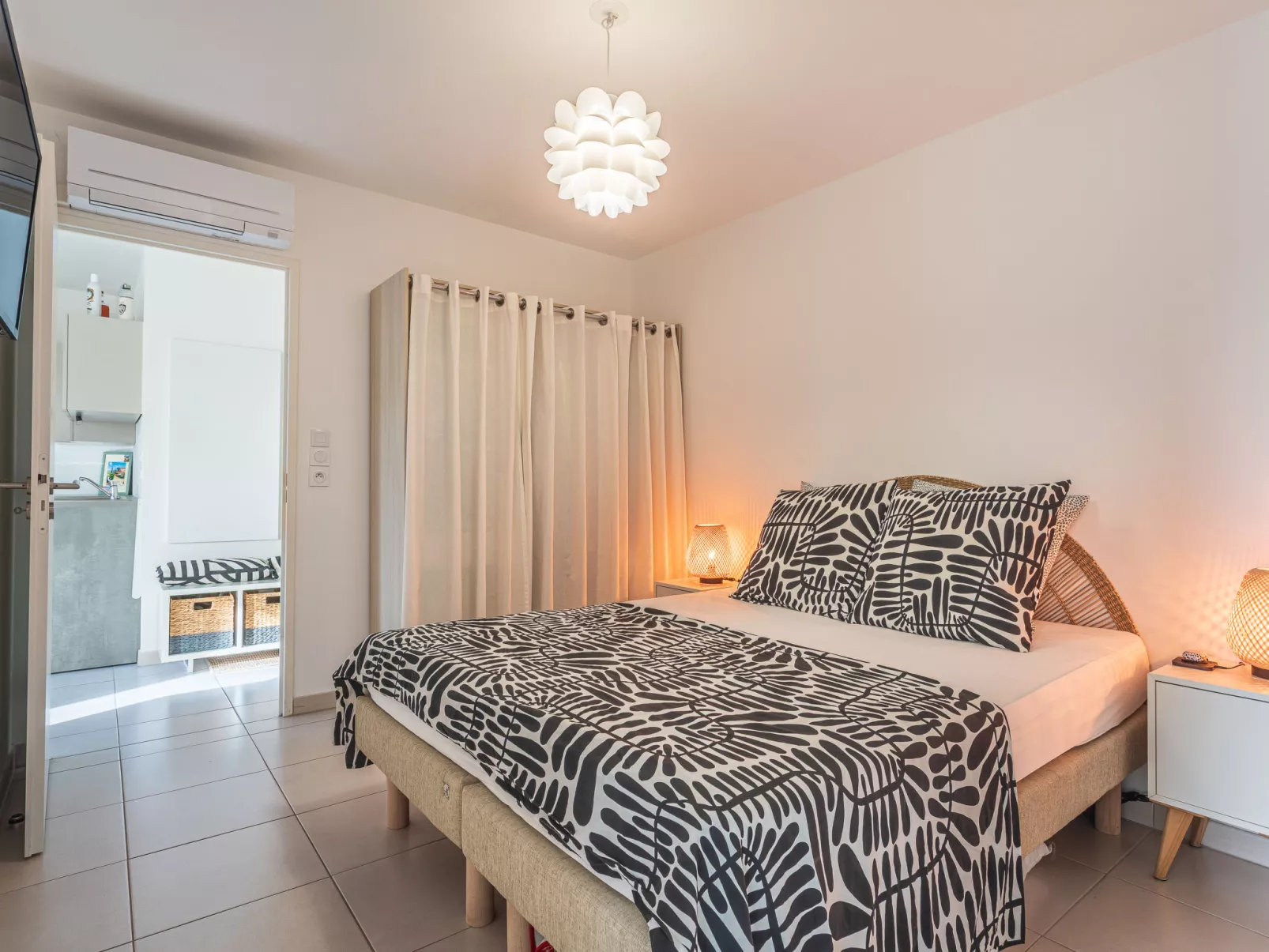 Nouvelles Terres E4 - Drinnen