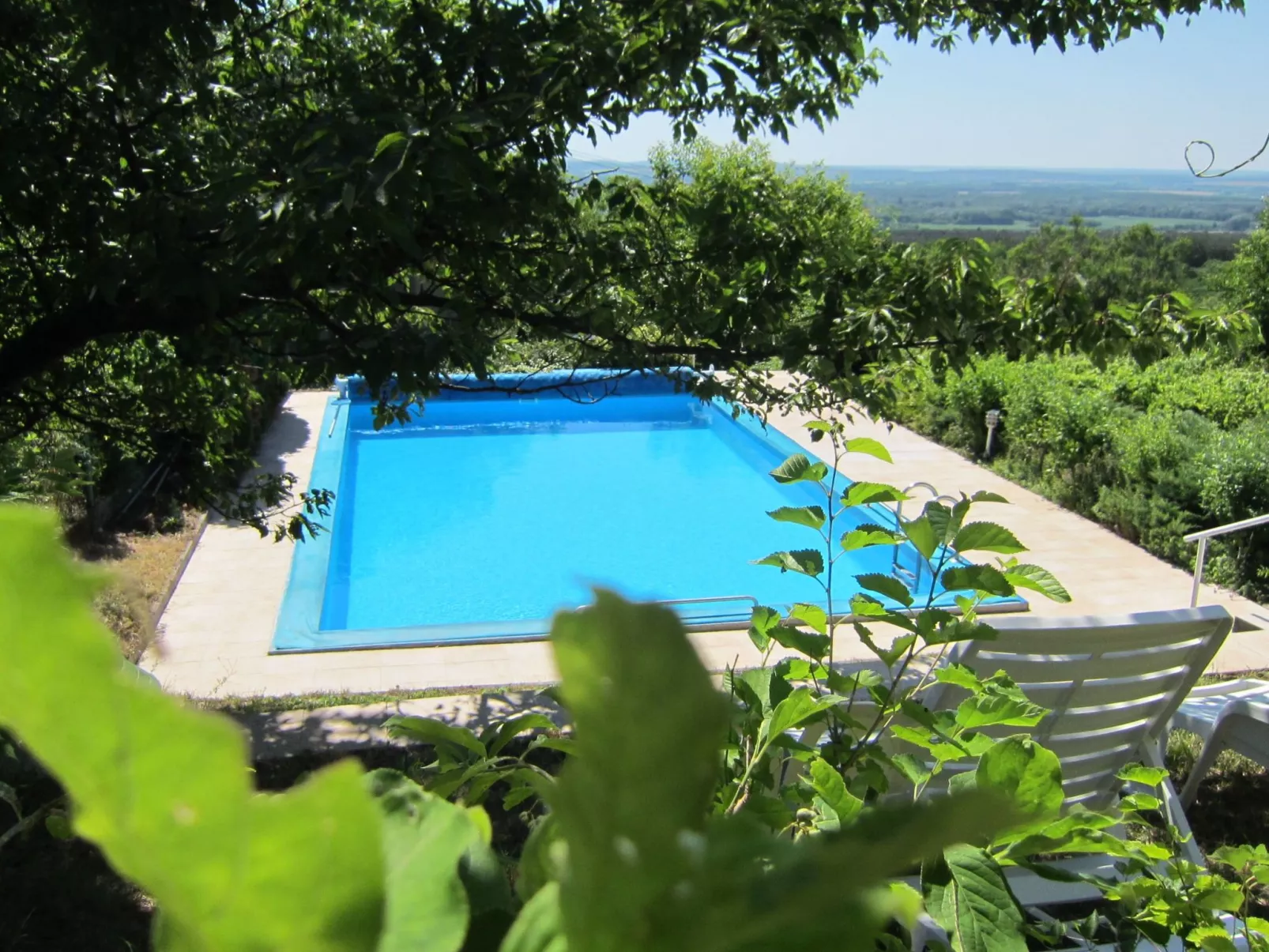 Traditionelle Villa mit Pool und Ausblick - Outside
