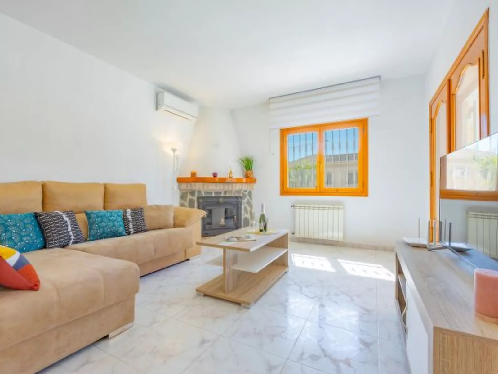 Villa Mona - PlusHolidays - Image-tags.info