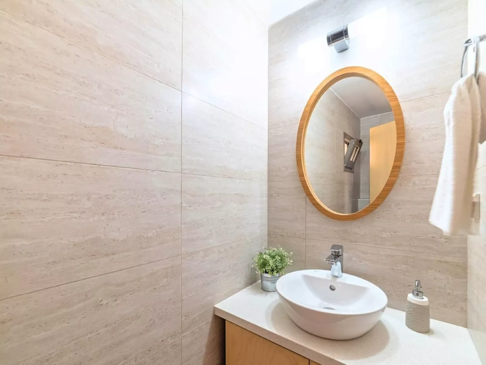 "Acrothea Villa Beheizter Pool" - Drinnen