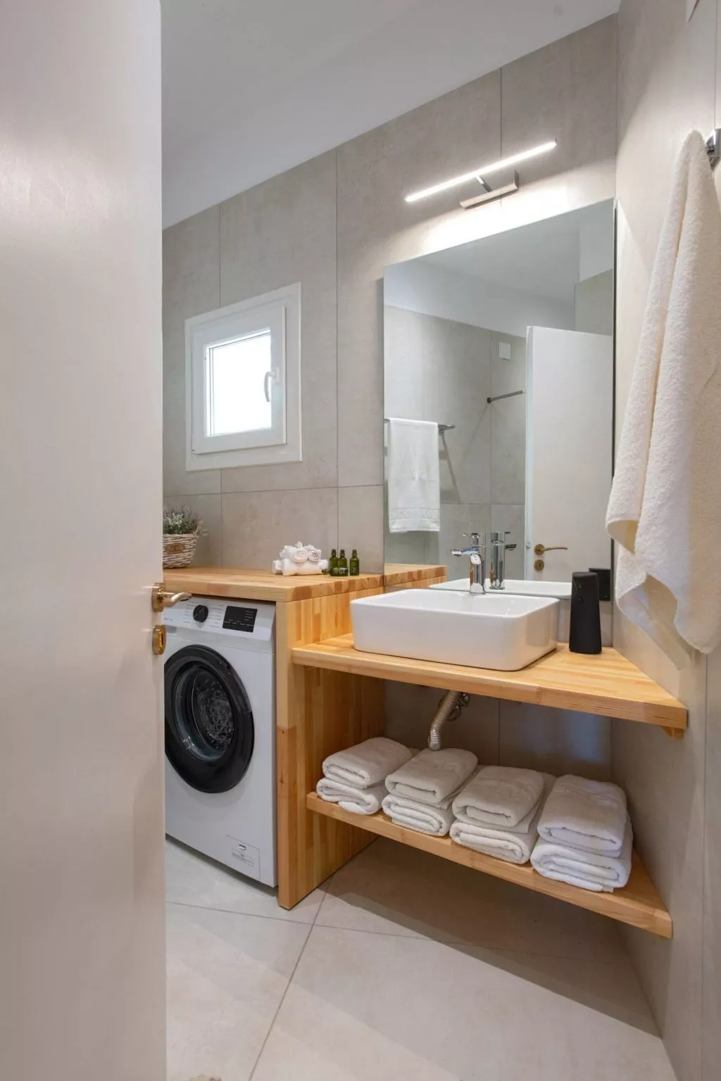 Zwei-Zimmer-Wohnung mit atemberaubender Aussicht - Inside