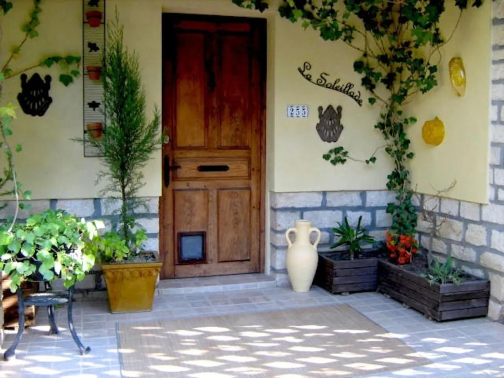 La Soleillade apt mit exklusiver Nutzung des großen Pools - Outside