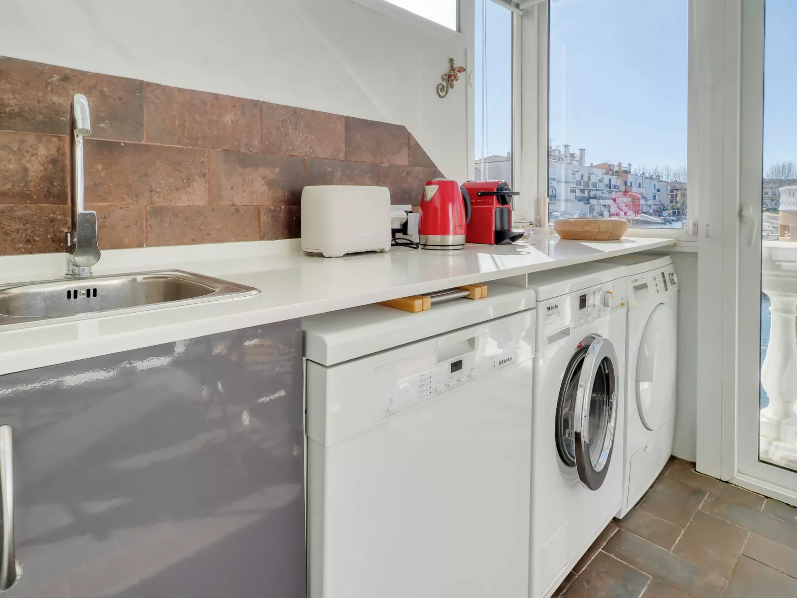 Port Empuries 31-33 - Drinnen