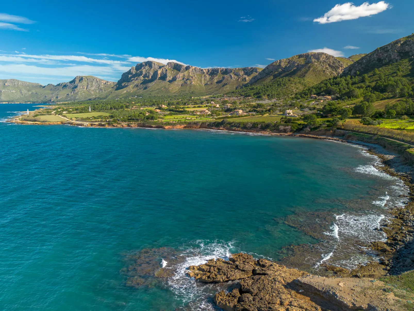 Vista Mar i Muntanya - Outside