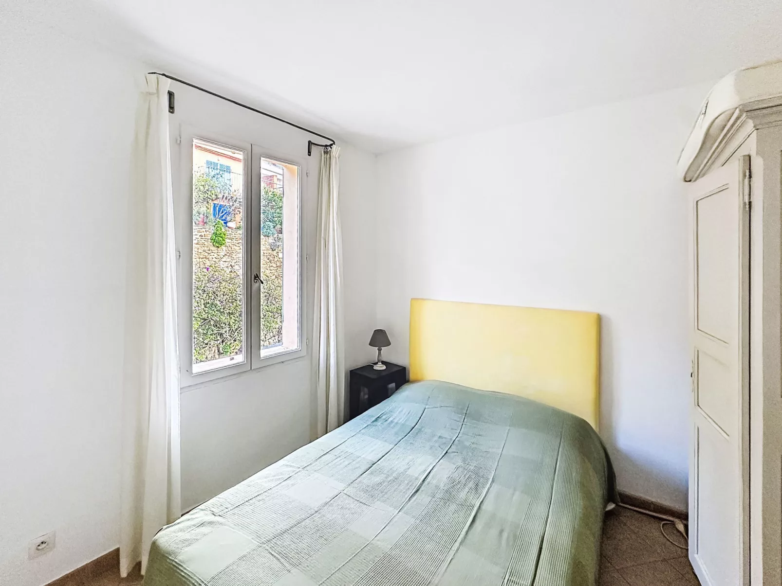 Les Amandiers - Inside