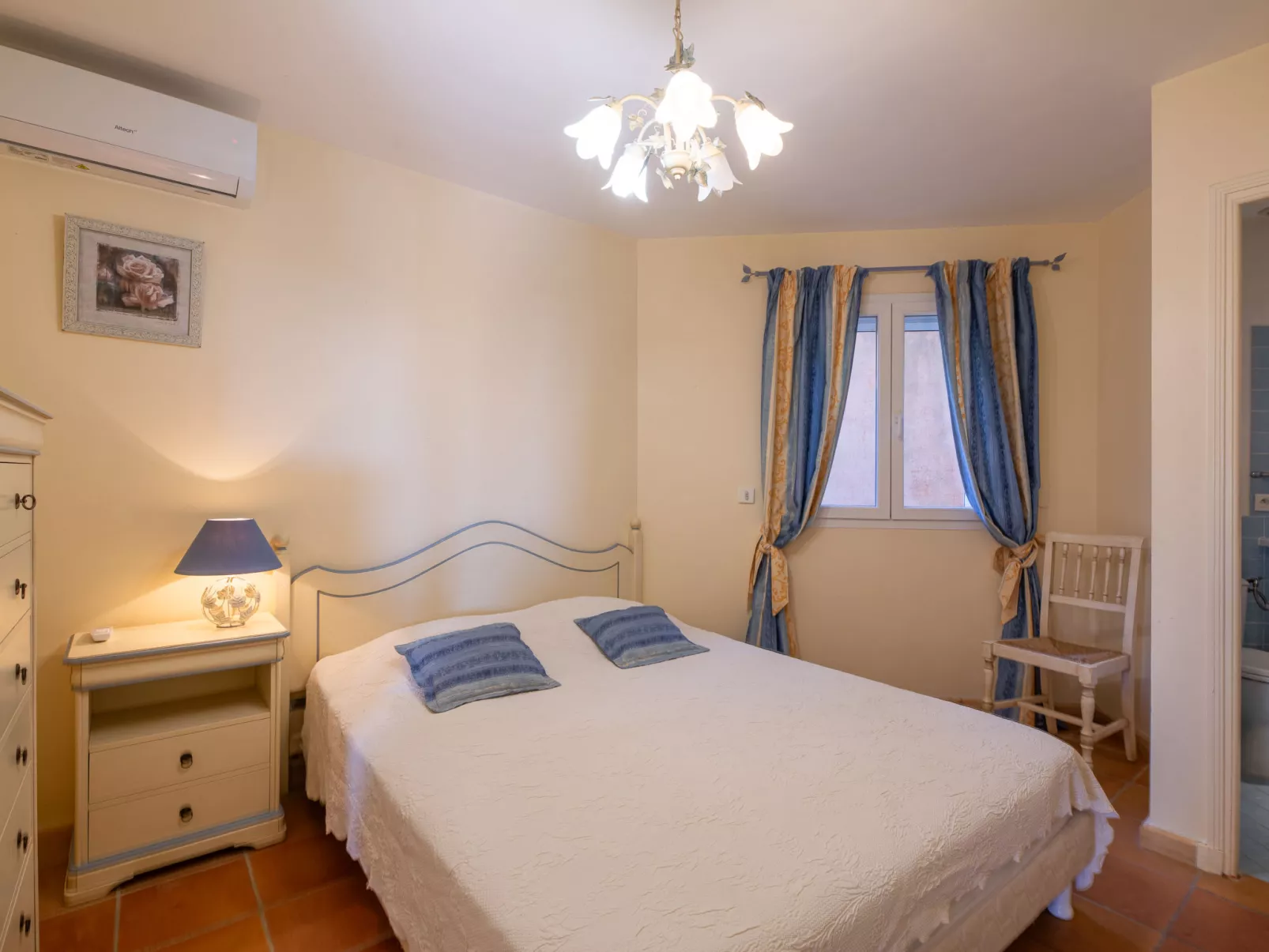 La Figuière - Inside