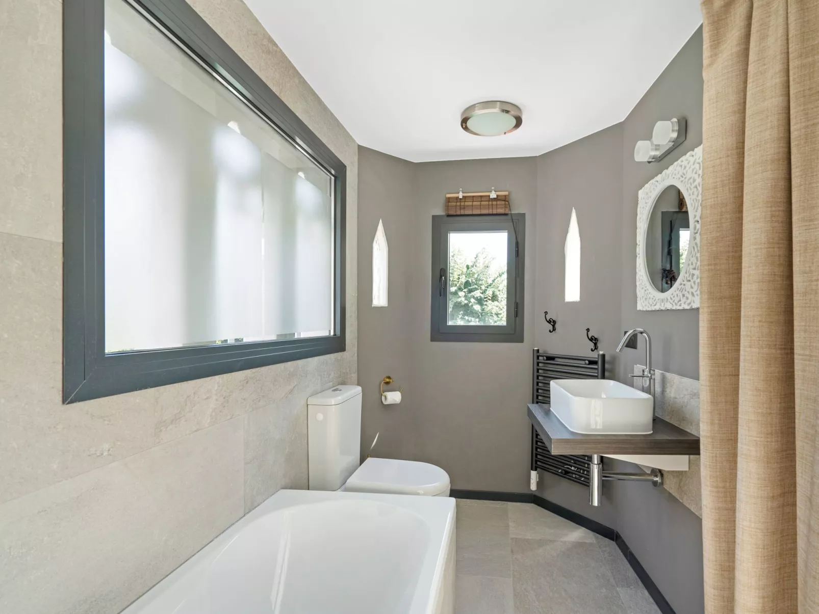 Mauresque & Pêcheurs - Drinnen