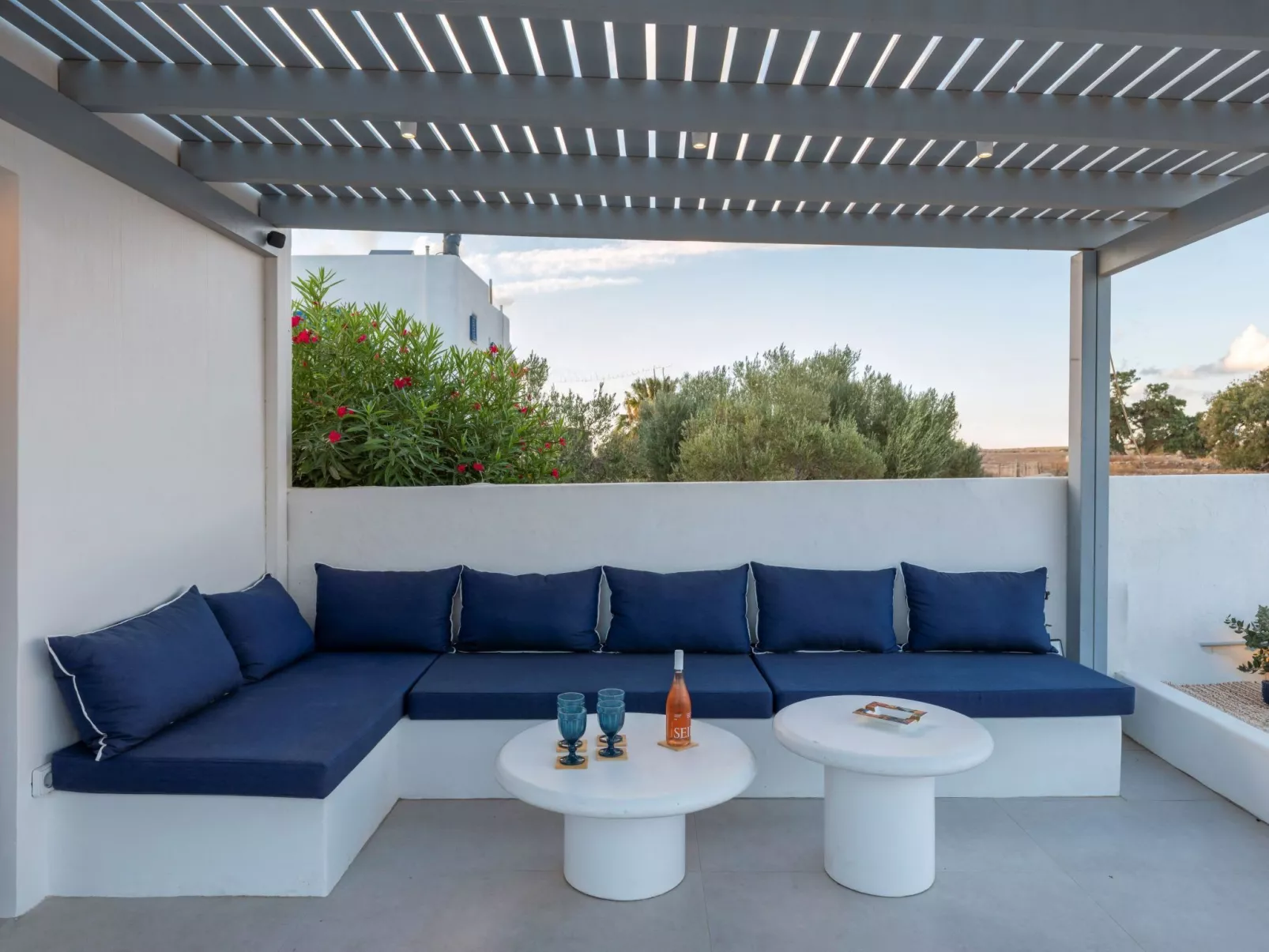 Sunset Gypsy stilvolles modernes Dorfhaus mit Whirlpool - Drinnen