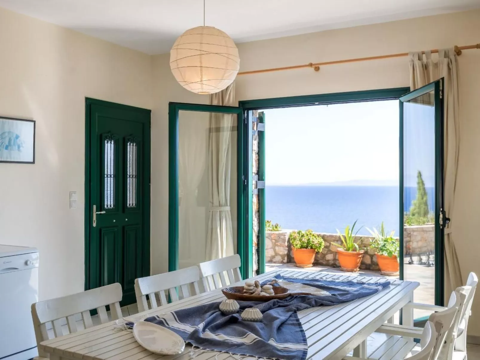 Mahatma Gandhi Villa - Inside