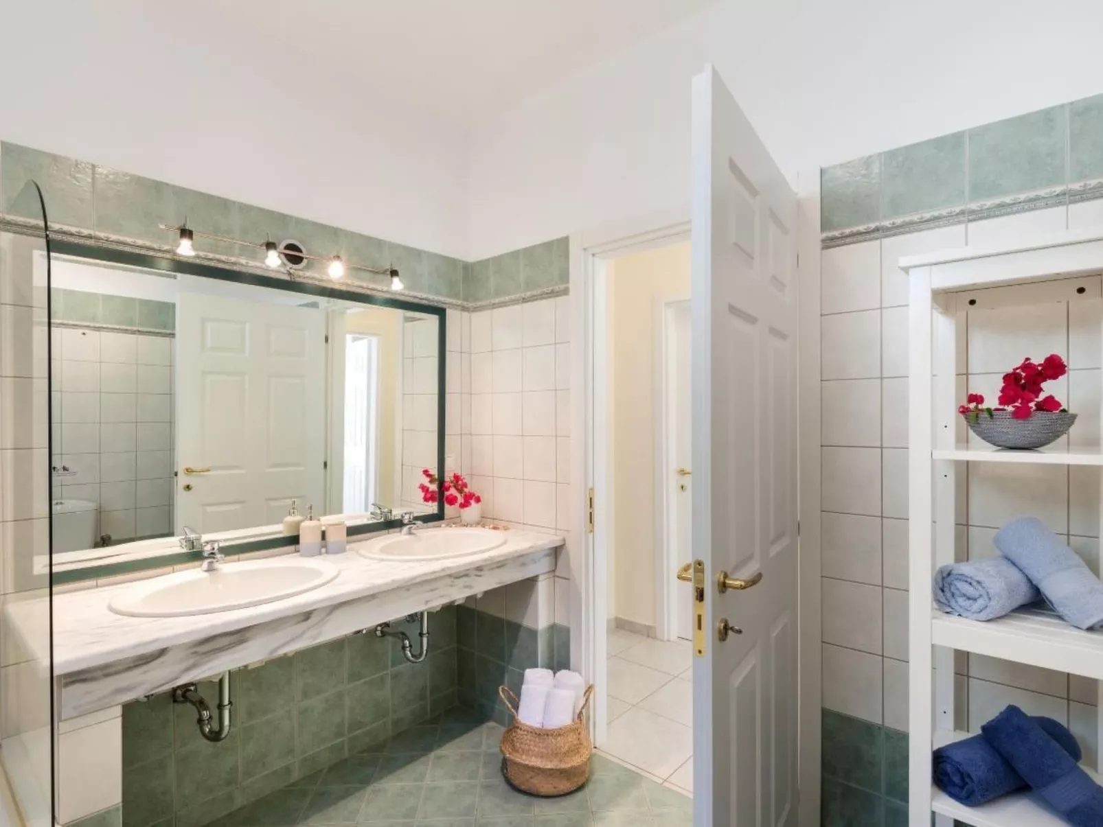 God Bacchus (God Dionysus) Villa - Inside