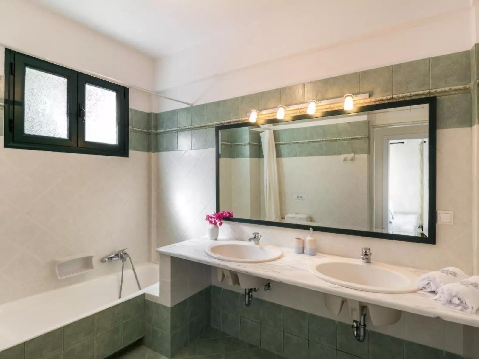 Leonardo da Vinci Villa - Inside