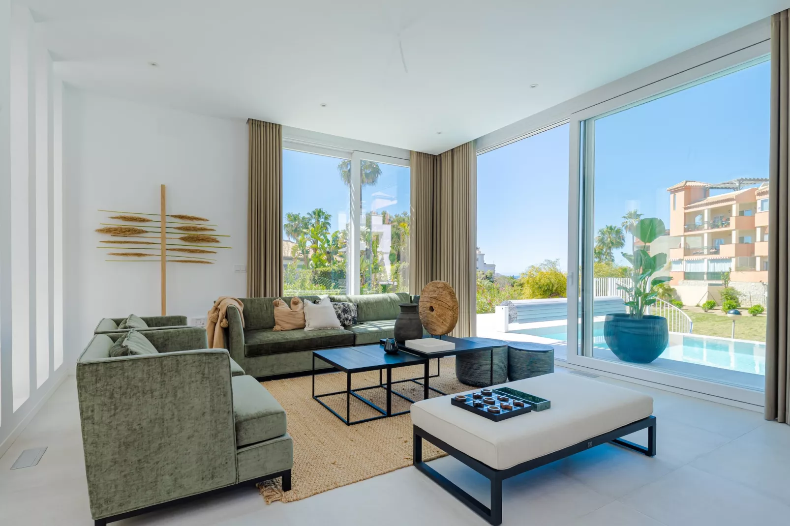 Unique & Luxurious Villa with Heated Pool! - Living room