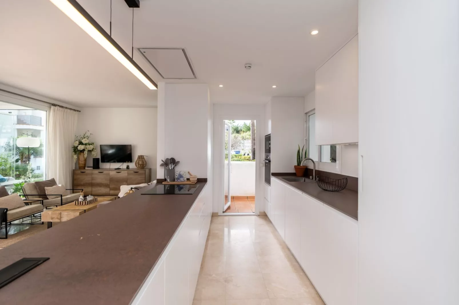 Charming 2-Bed Retreat Alcazaba Lagoon (304) - Cuisine